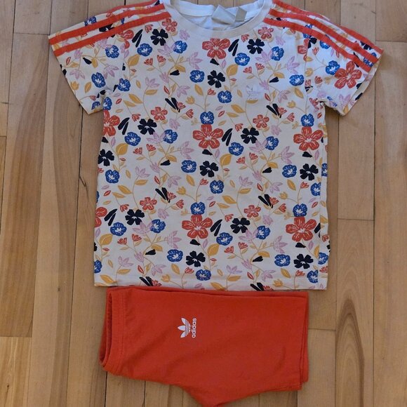 Adidas Girls set - Picture 2 of 4